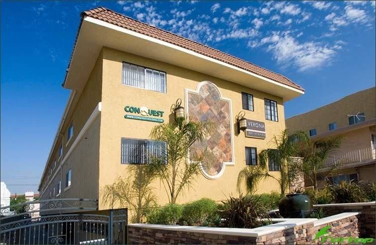 Apartment for rent at 3029 Shrine Place, Los Angeles, CA 90007