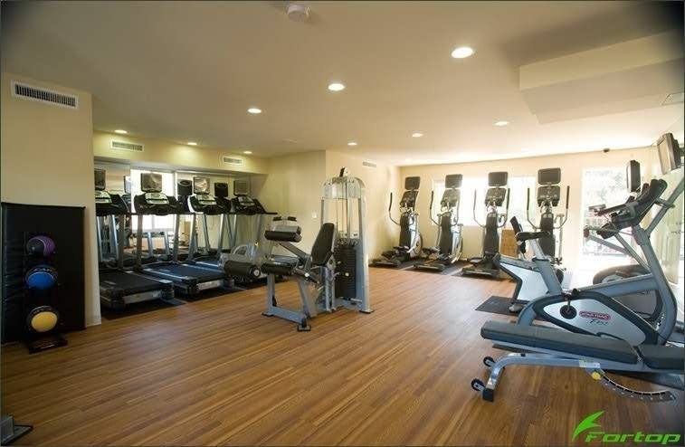 Apartment for rent at 3029 Shrine Place, Los Angeles, CA 90007