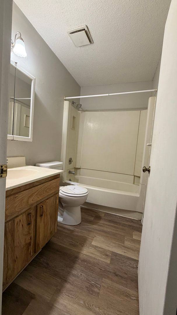 Apartment for rent at 5901 Ryewyck, Toledo, OH 43614