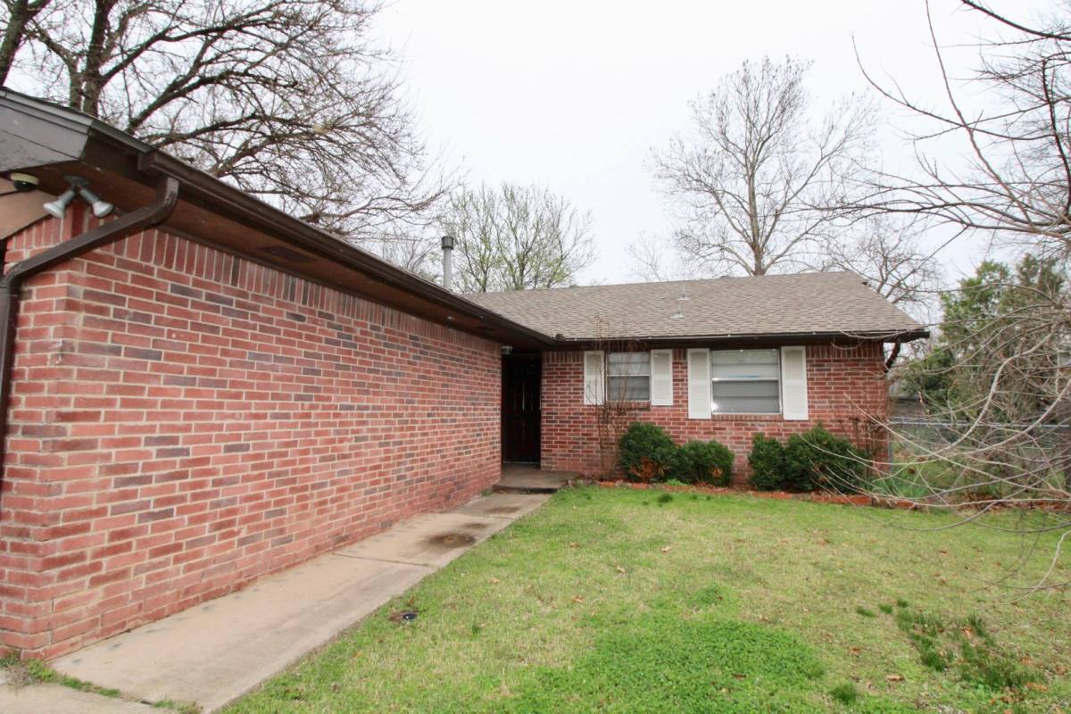 House for rent at 2124 Allenhurst, Norman, OK 73071