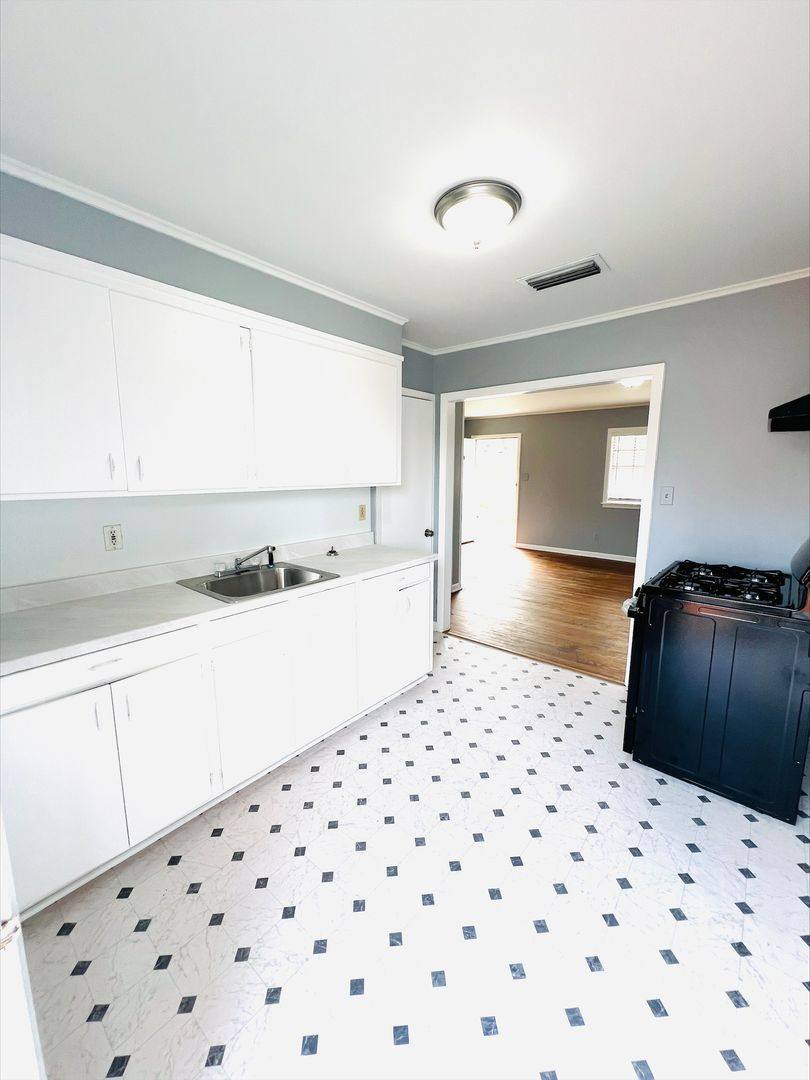 Apartment for rent at 509 Alabama Ave SE, Shreveport, LA 71103