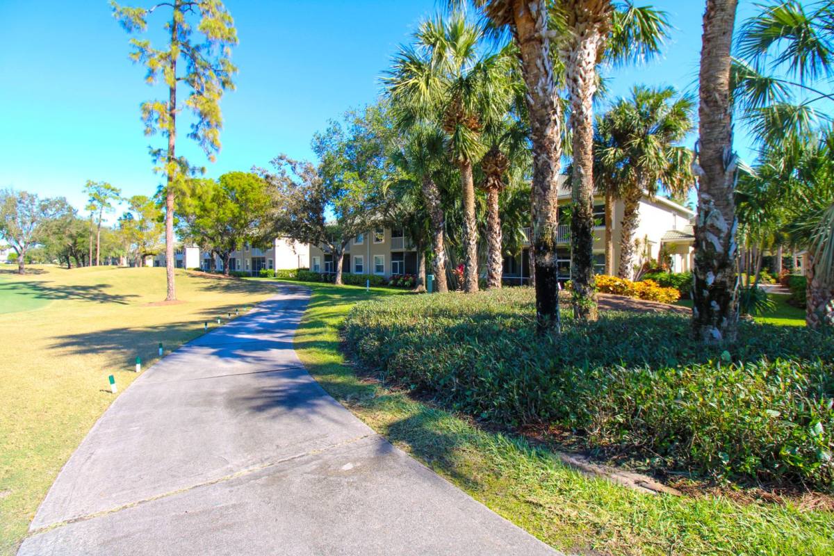 Condo for rent at 3435 Laurel Greens Lane S, Naples, FL 34119