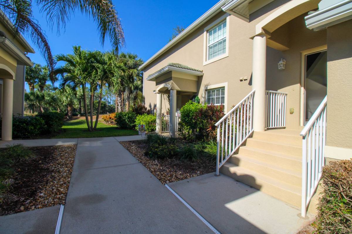 Condo for rent at 3435 Laurel Greens Lane S, Naples, FL 34119