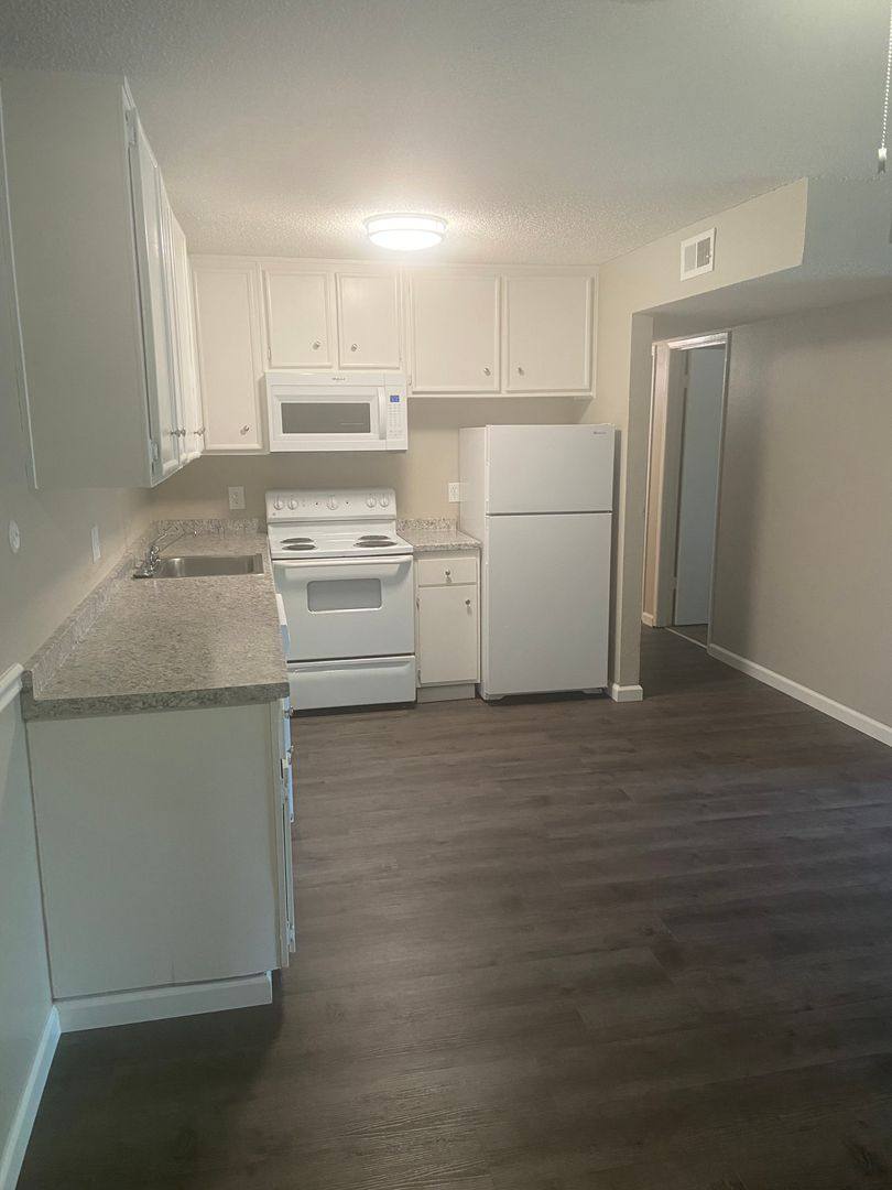 Apartment for rent at 2080 W La Loma Dr, Rancho Cordova, CA 95670