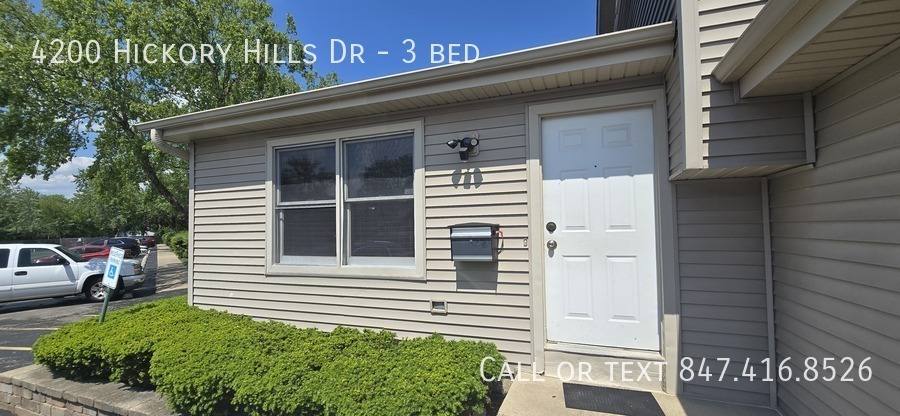 Apartment for rent at 4200 Hickory Hills Dr, Waukegan, IL 60087