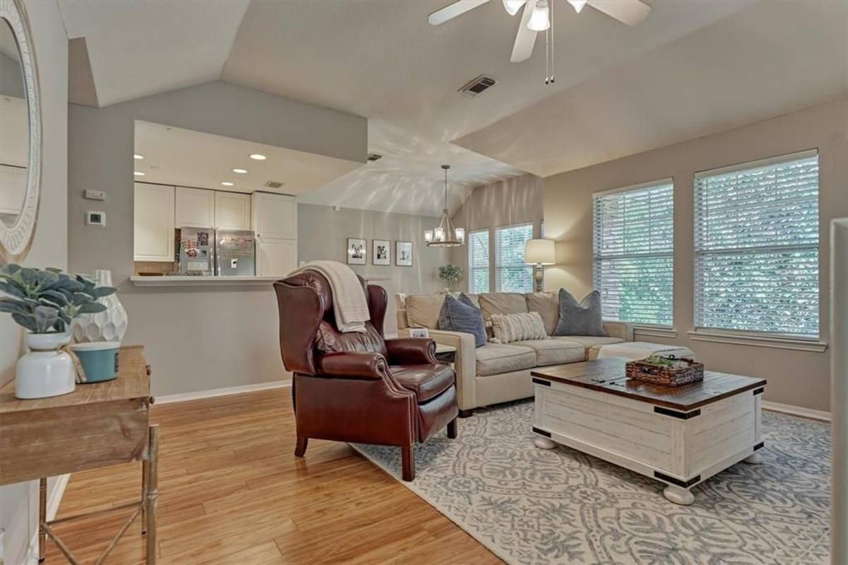 House for rent at 87 Woodlily Place, Spring, TX 77382