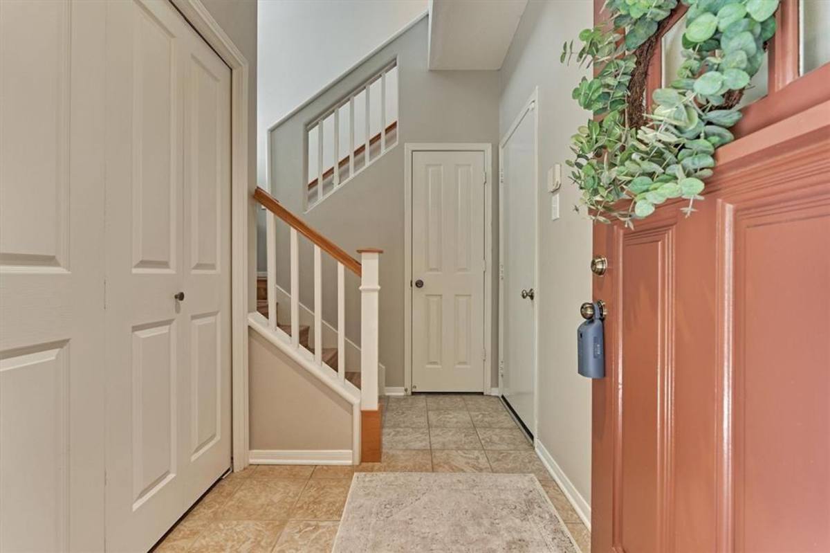House for rent at 87 Woodlily Place, Spring, TX 77382