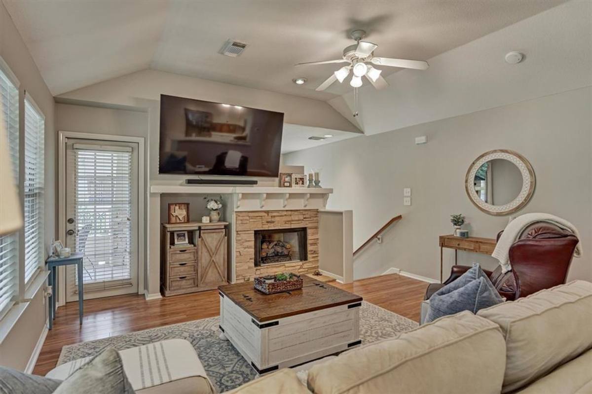 House for rent at 87 Woodlily Place, Spring, TX 77382