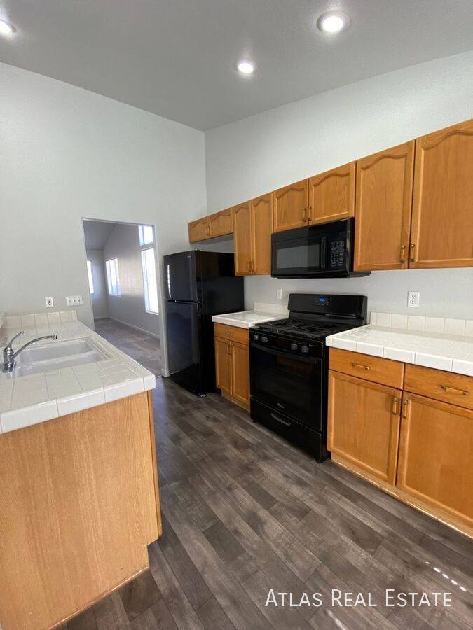 House for rent at 181 Laguna Hills Court, Henderson, NV 89002