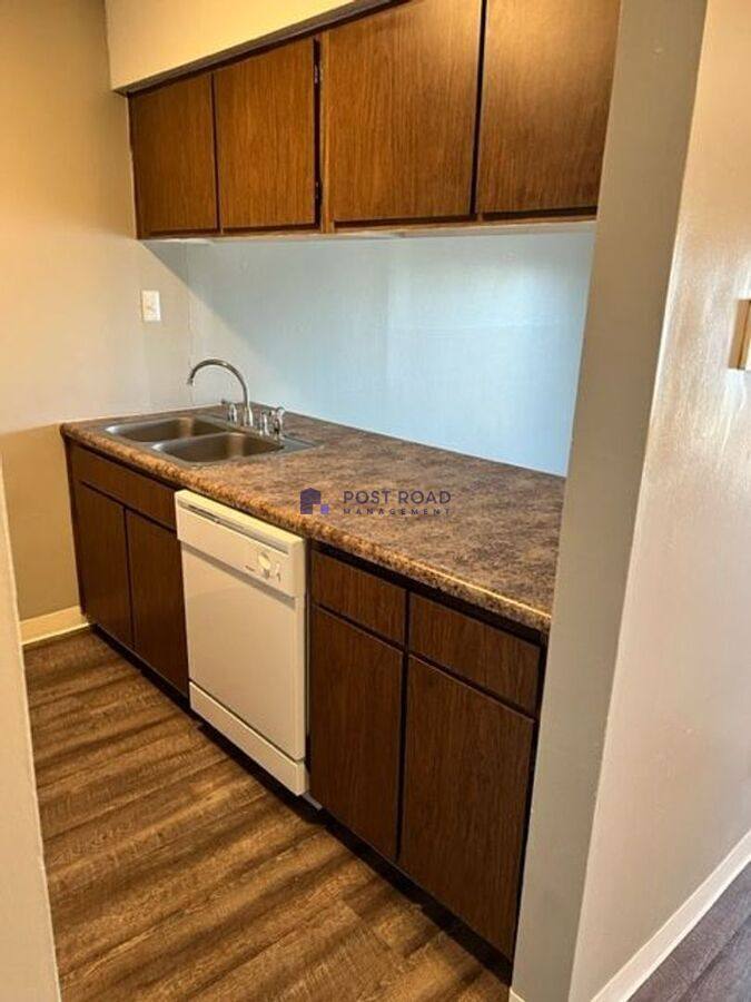 Apartment for rent at 723 W 27th St S #201, Wichita, KS 67217
