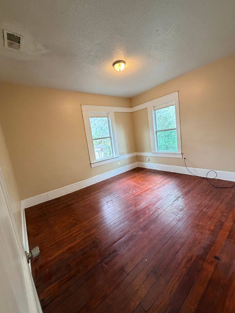 House for rent at 431 College St #B, Shreveport, LA 71104