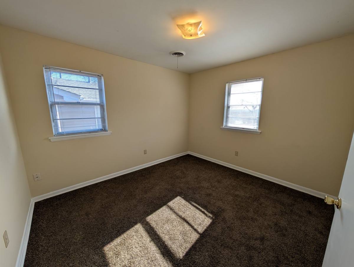 House for rent at 1010 E Main St, Edmond, OK 73034