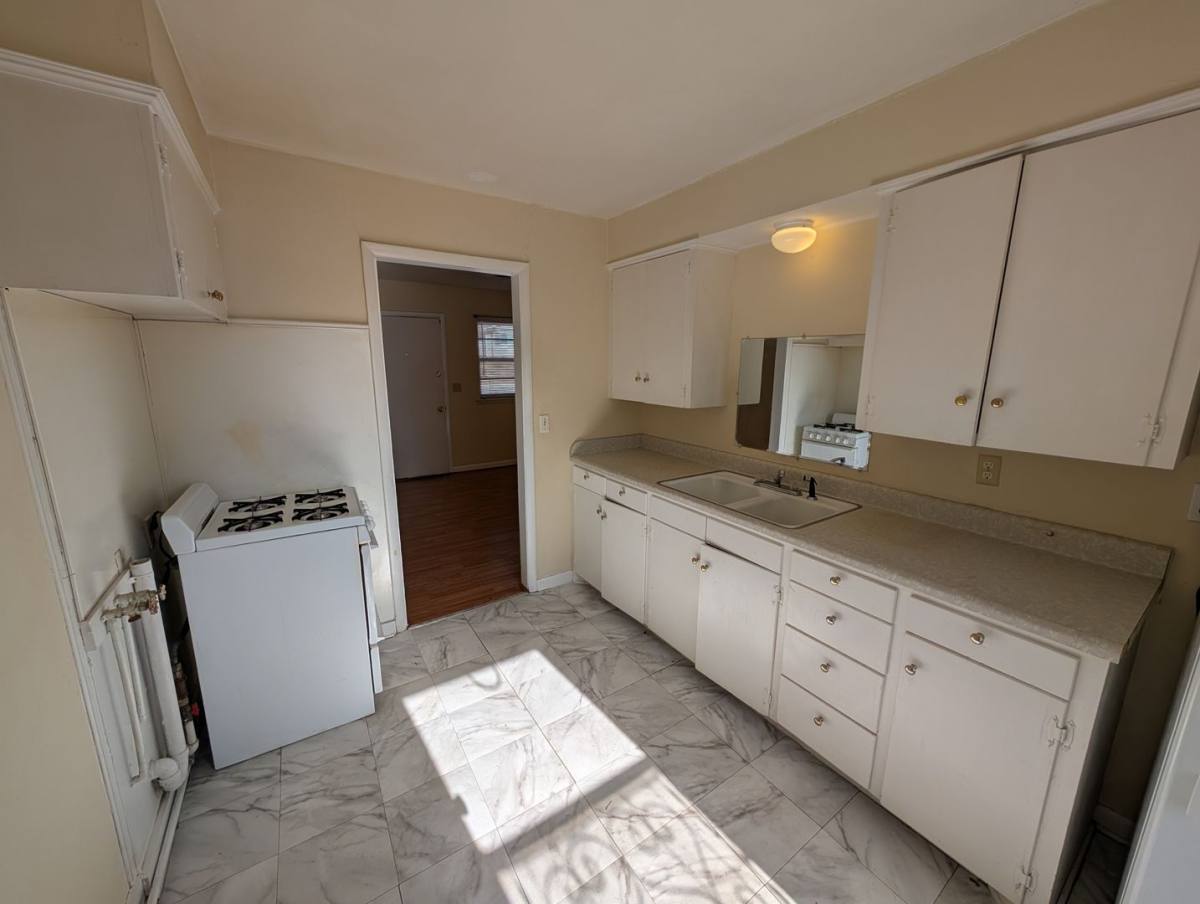 House for rent at 1010 E Main St, Edmond, OK 73034