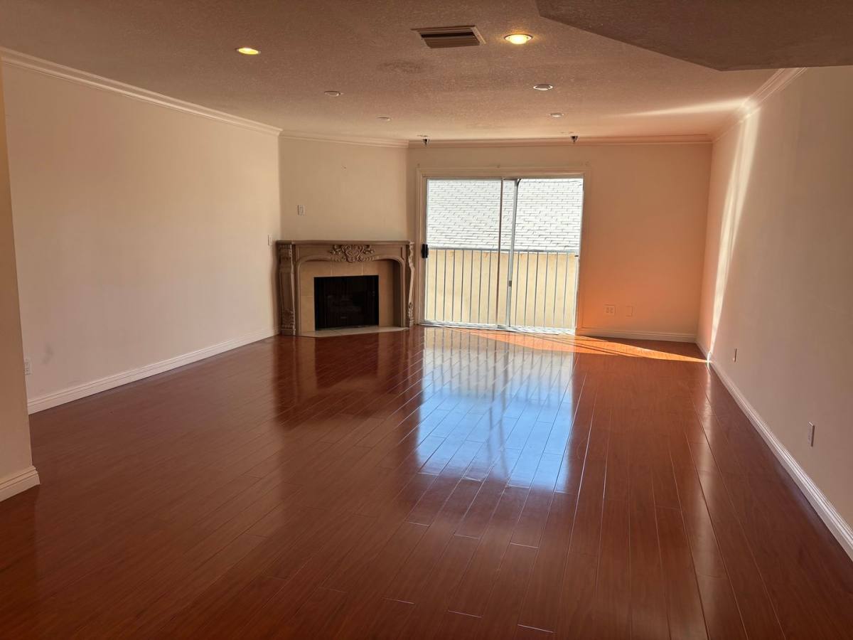 Apartment for rent at 10208 Pinewood Ave, Tujunga, CA 91042