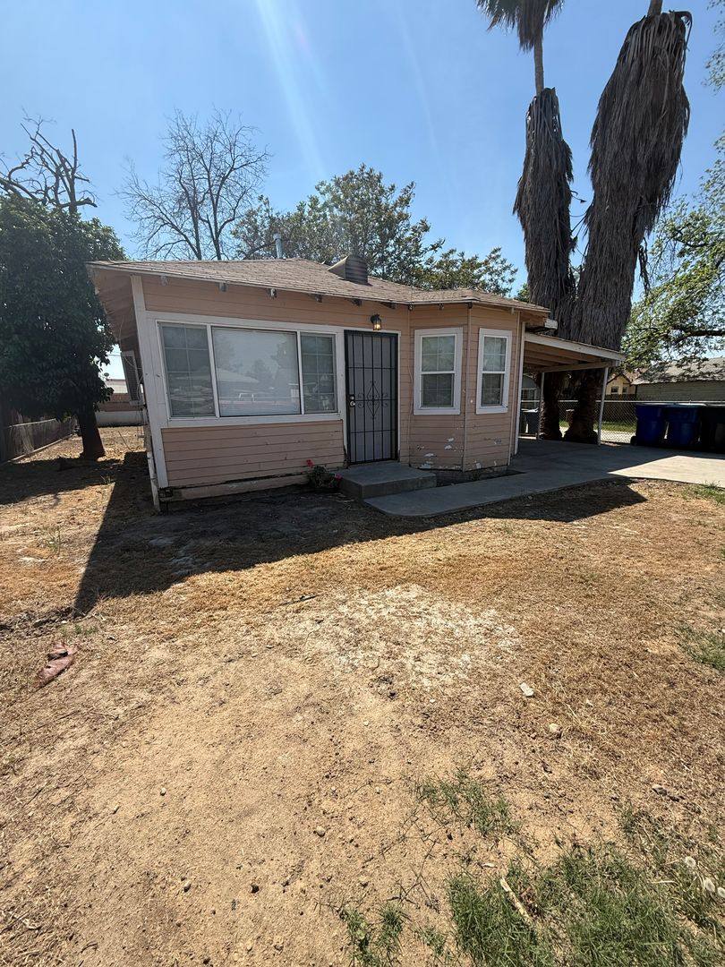 House for rent at 415 Jeffrey St, Bakersfield, CA 93305