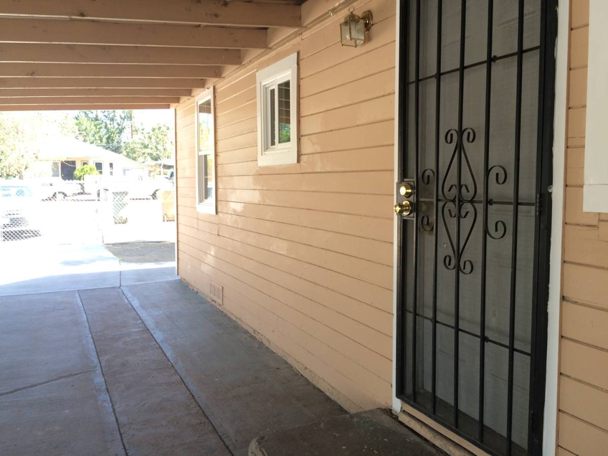 House for rent at 415 Jeffrey St, Bakersfield, CA 93305