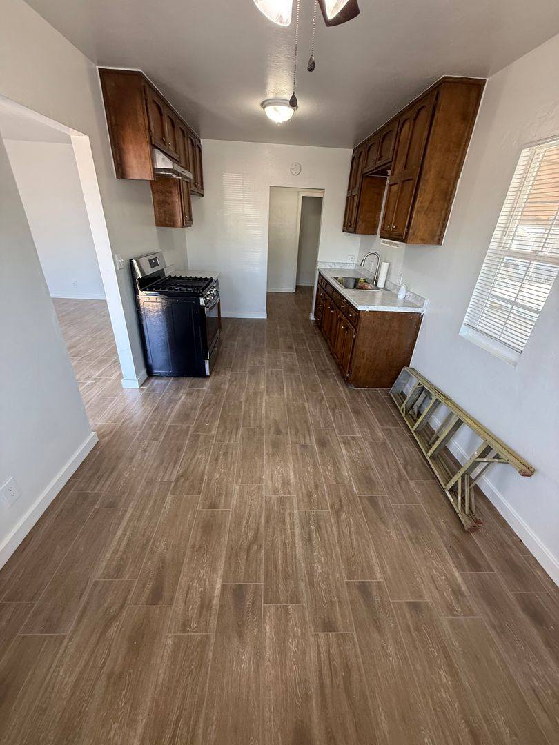 House for rent at 415 Jeffrey St, Bakersfield, CA 93305
