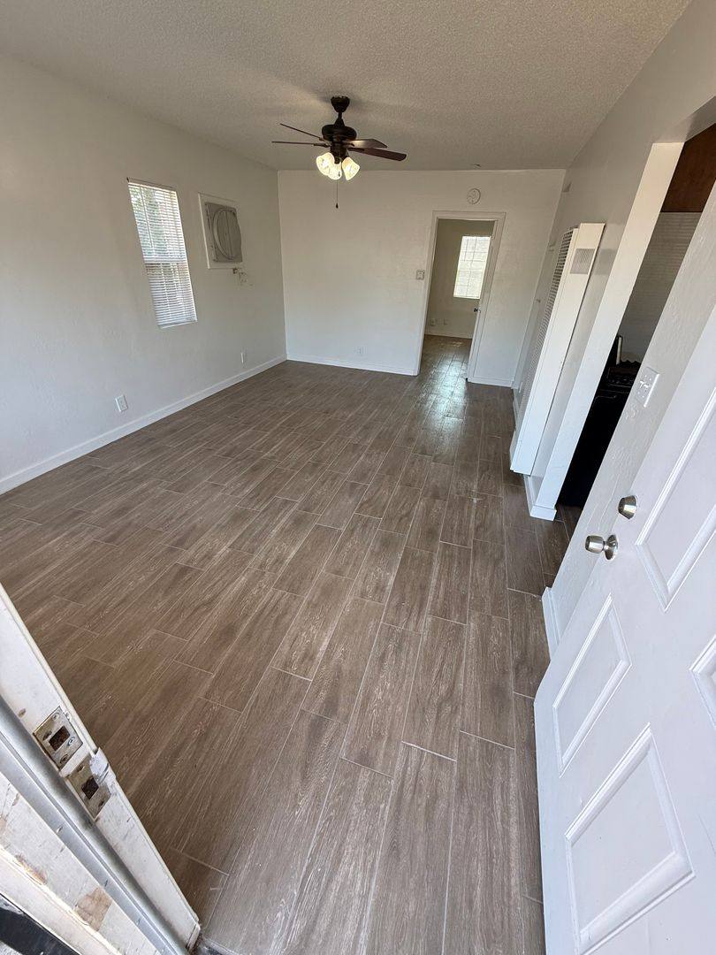 House for rent at 415 Jeffrey St, Bakersfield, CA 93305