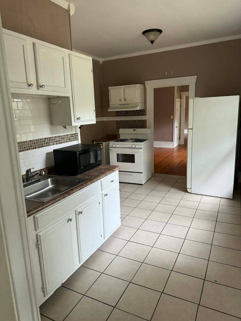 House for rent at 409 Rutherford St, Shreveport, LA 71104