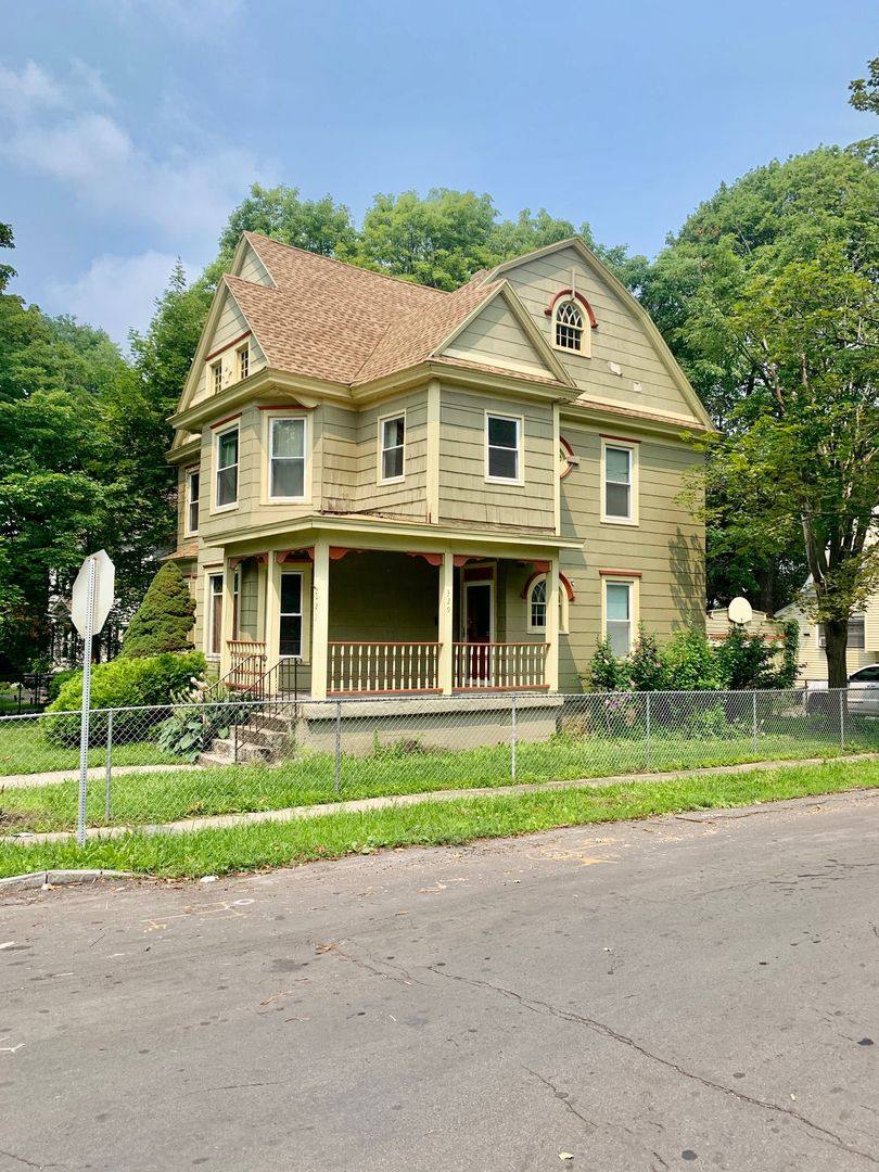 Apartment for rent at 329 Salt Springs Rd, Syracuse, NY 13224