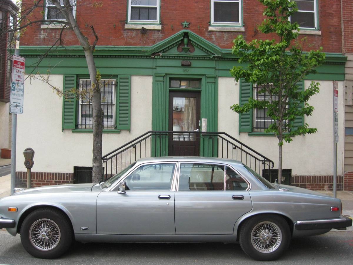 Apartment for rent at 332-34 S 17th St, Philadelphia, PA 19103