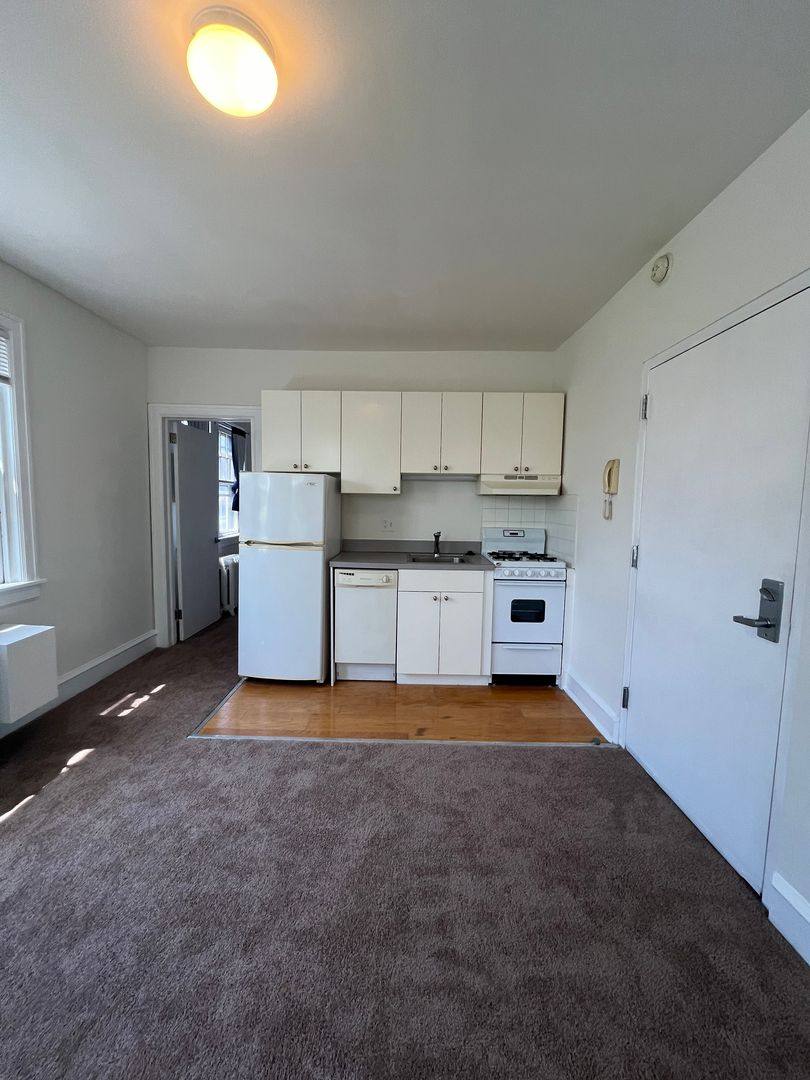 Apartment for rent at 332-34 S 17th St, Philadelphia, PA 19103