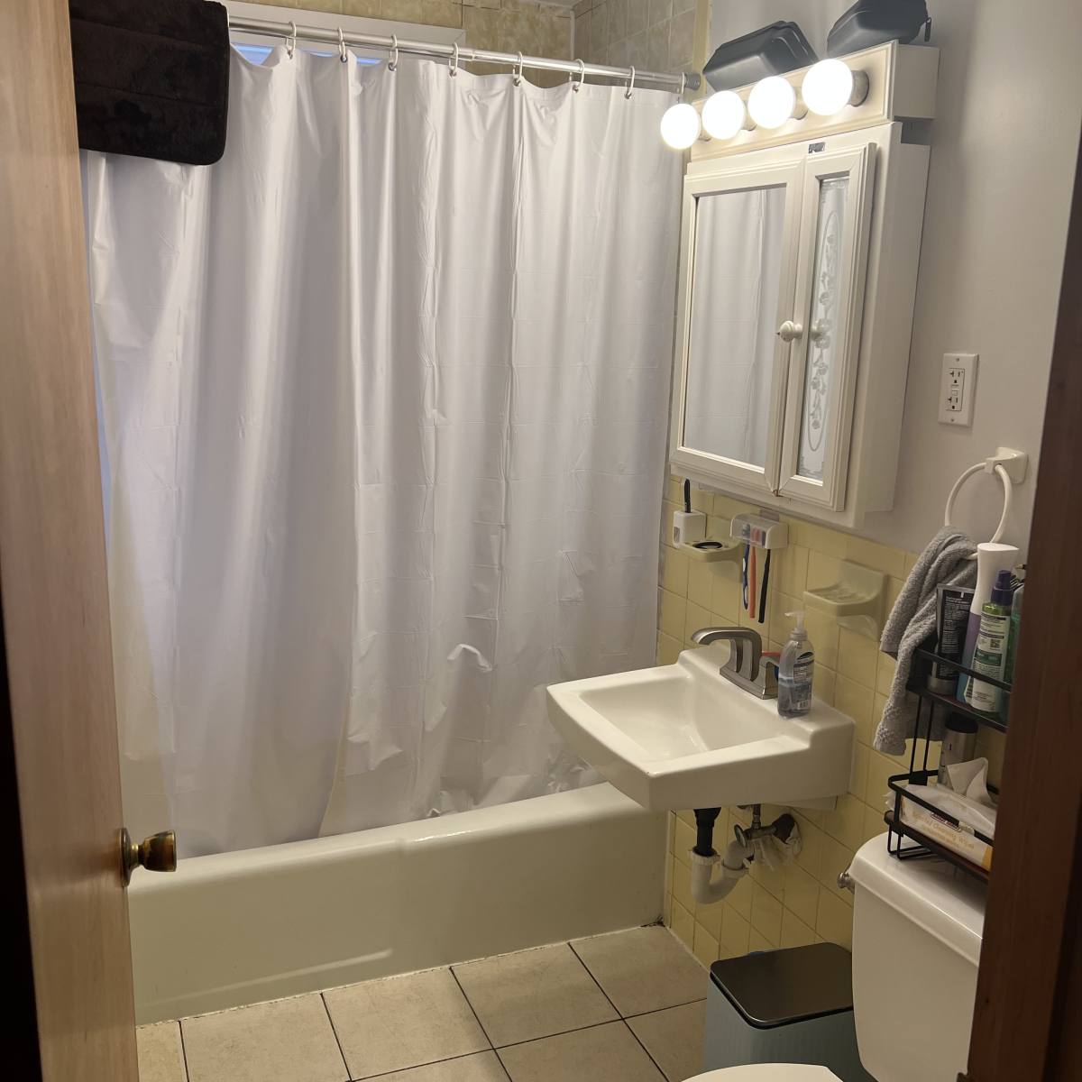 Apartment for rent at 150 Brown St #1L, Waltham, MA 02453