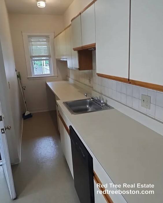 Townhouse for rent at 62 Boyd St #2, Newton, MA 02458