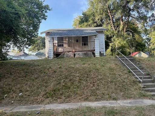 House for rent at 830 E Rogers Ave, Decatur, IL 62521