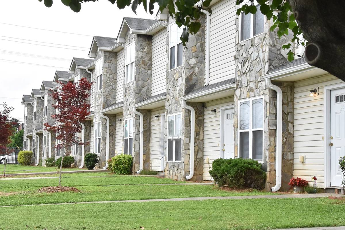 Townhouse for rent at 630 S Main St #14, Mooresville, NC 28115