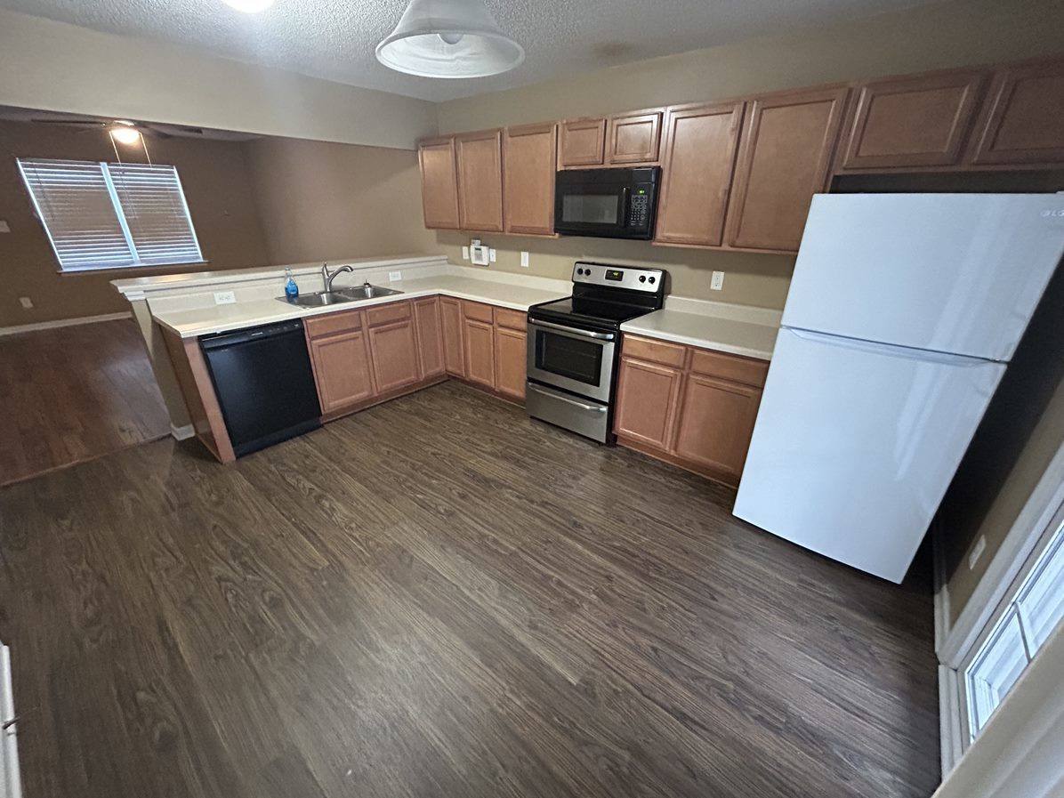 Townhouse for rent at 2005 Banister Loop, Jacksonville, NC 28546