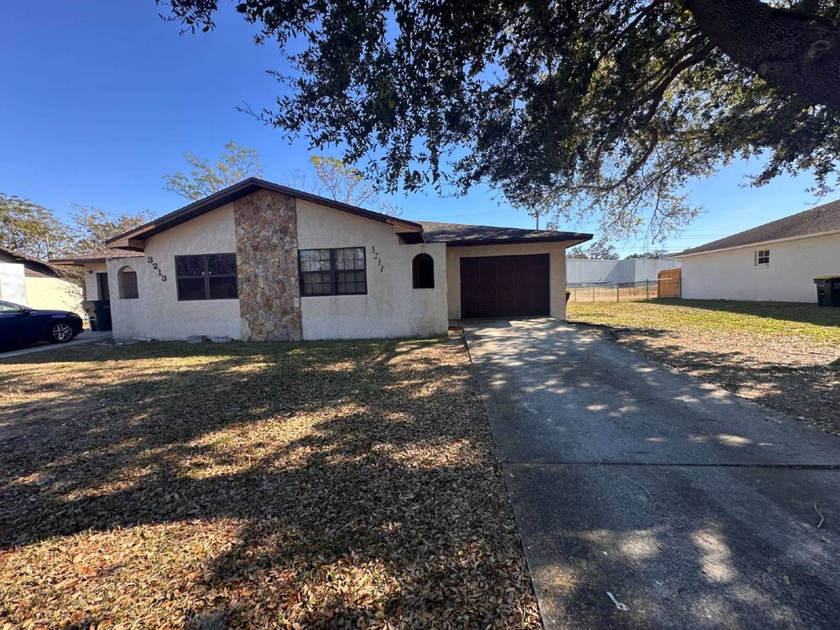 Townhouse for rent at 3211 Julia Court, Lakeland, FL 33810