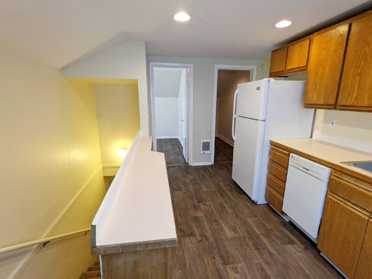 Apartment for rent at 957 Chambers St, Eugene, OR 97402