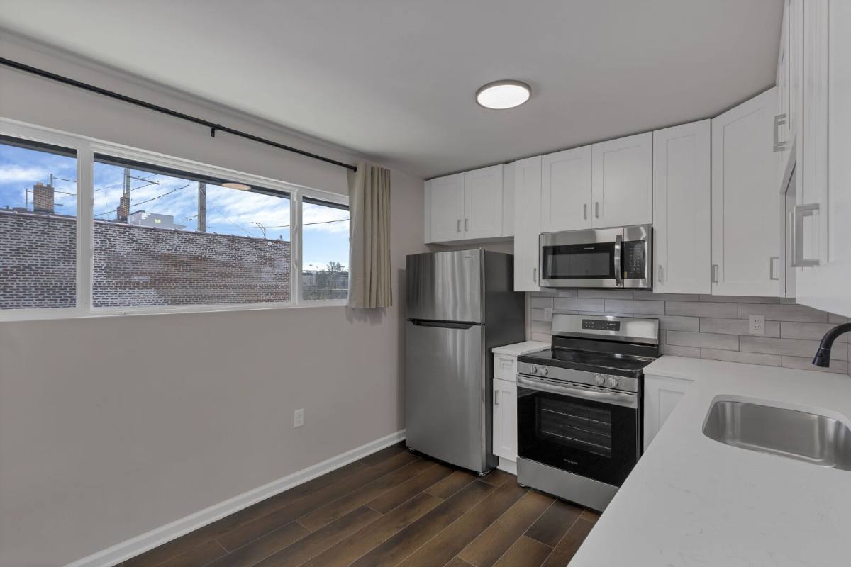 Apartment for rent at 35 Parsons Ave #B, Columbus, OH 43215