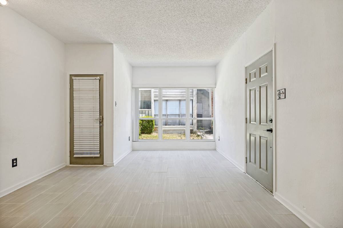 Condo for rent at 9254 Forest Lane #703, Dallas, TX 75243