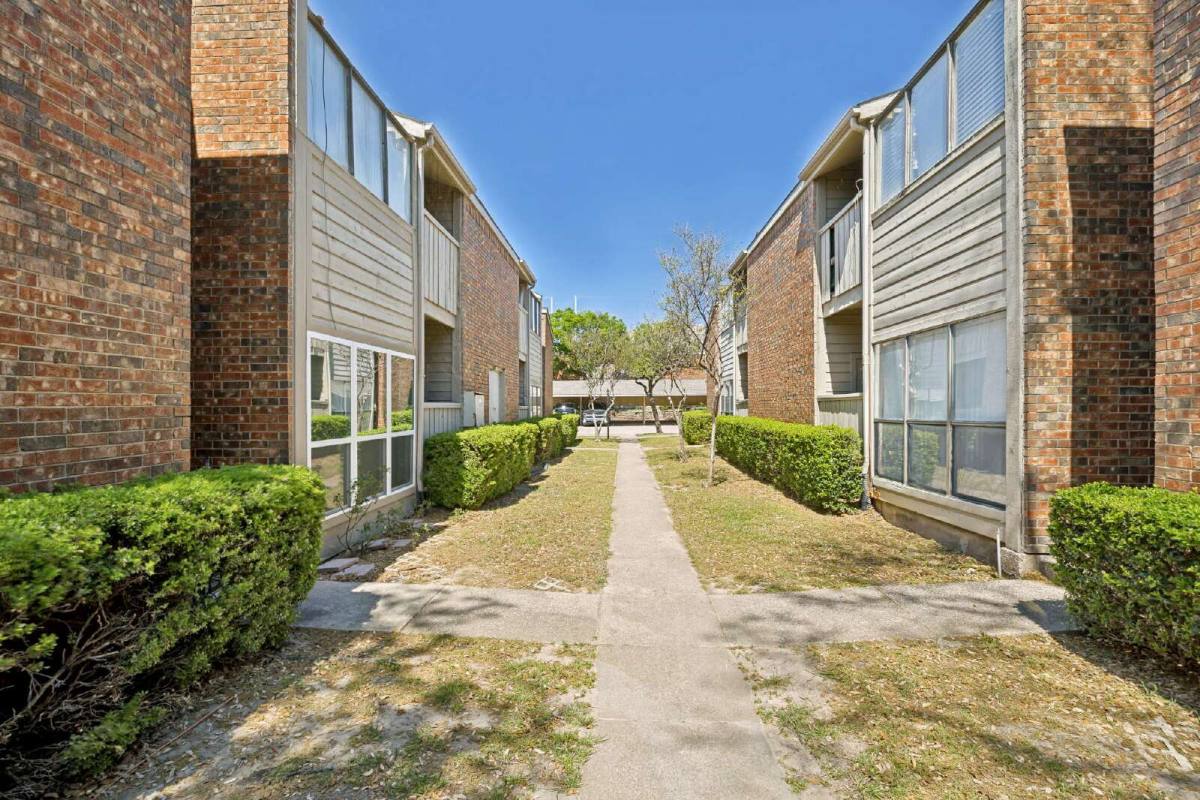 Condo for rent at 9254 Forest Lane #703, Dallas, TX 75243