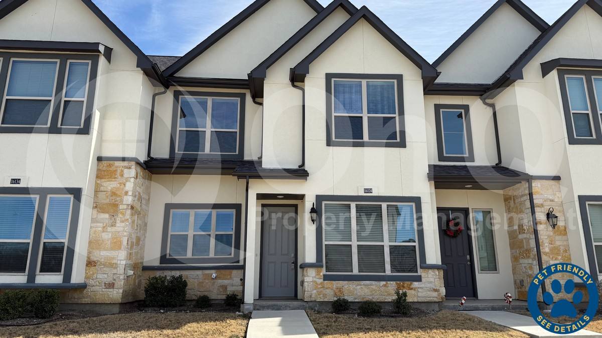 Townhouse for rent at 16124 Doe Lake Dr, Little Elm, TX 75068