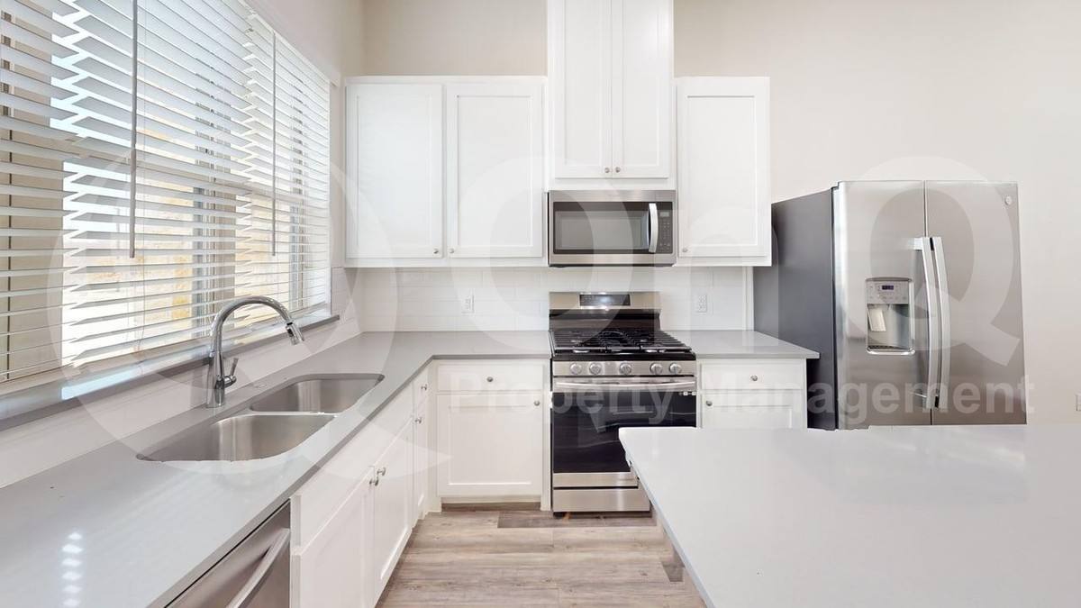 Townhouse for rent at 16124 Doe Lake Dr, Little Elm, TX 75068