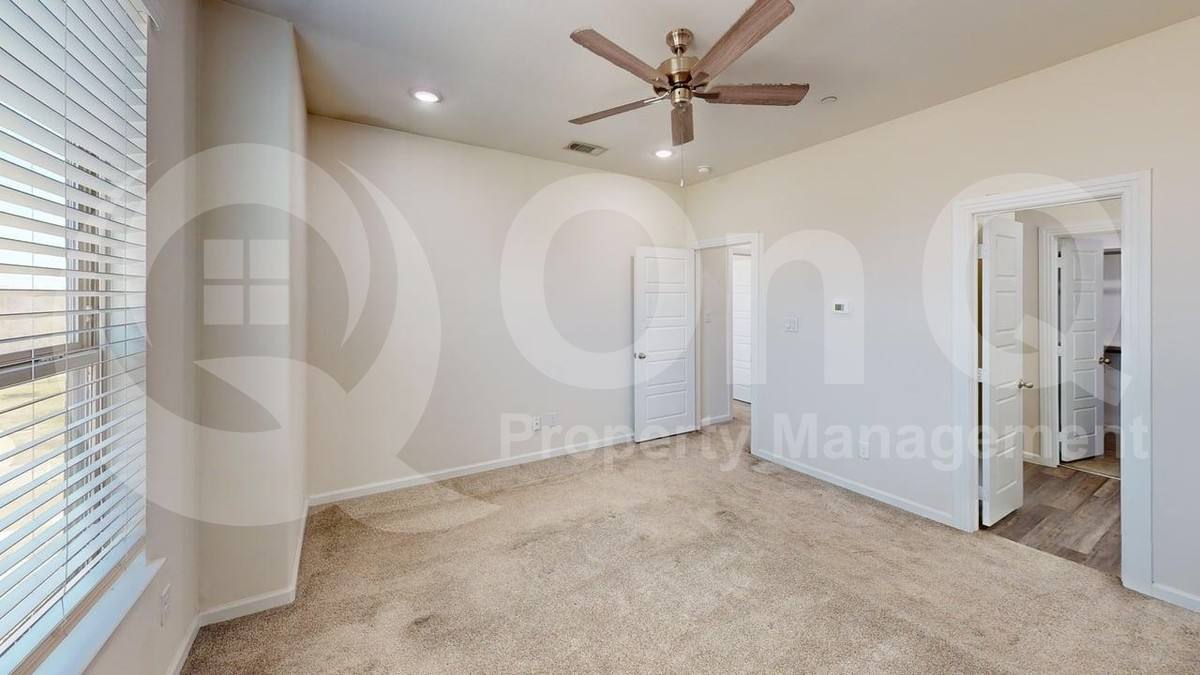 Townhouse for rent at 16164 Doe Lake Dr, Little Elm, TX 75068