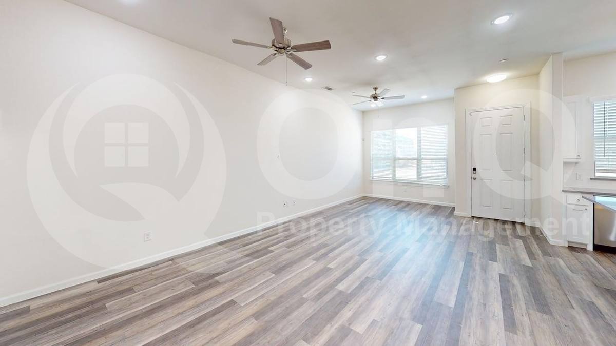 Townhouse for rent at 16164 Doe Lake Dr, Little Elm, TX 75068