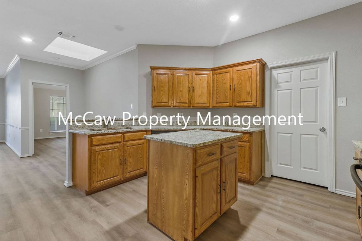 House for rent at 1214 Mission St, Duncanville, TX 75137
