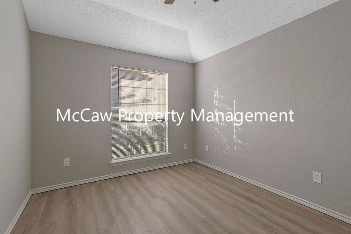 House for rent at 1214 Mission St, Duncanville, TX 75137