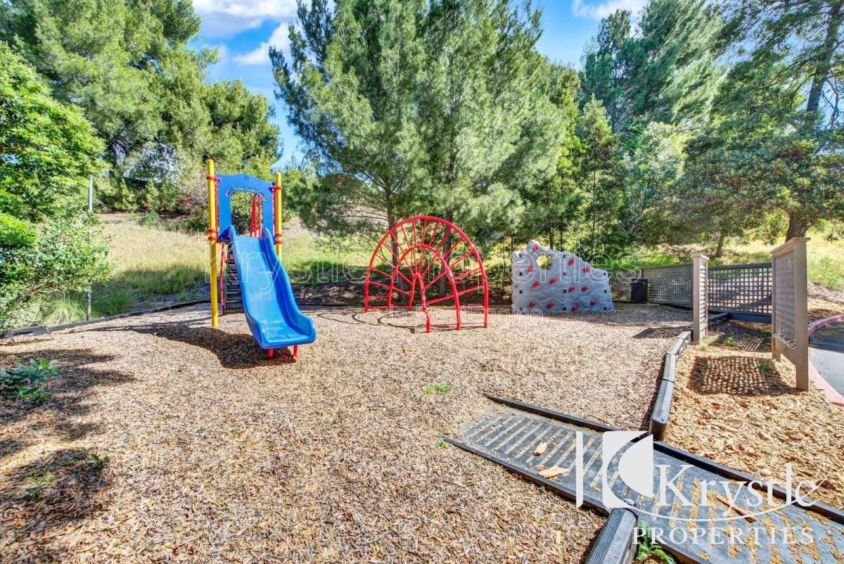 Apartment for rent at 900 Cambridge Dr #176, Benicia, CA 94510