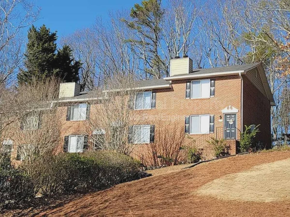 Apartment for rent at 3282 Highpoint Court, Snellville, GA 30078