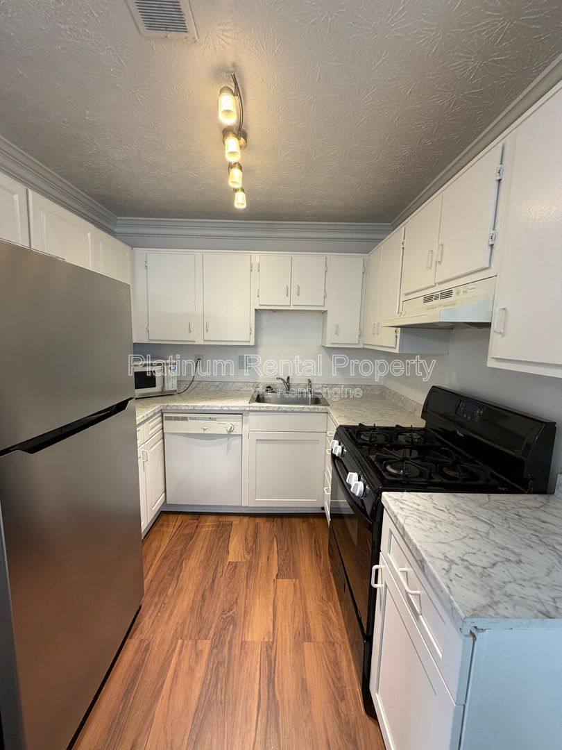 Apartment for rent at 3282 Highpoint Court, Snellville, GA 30078
