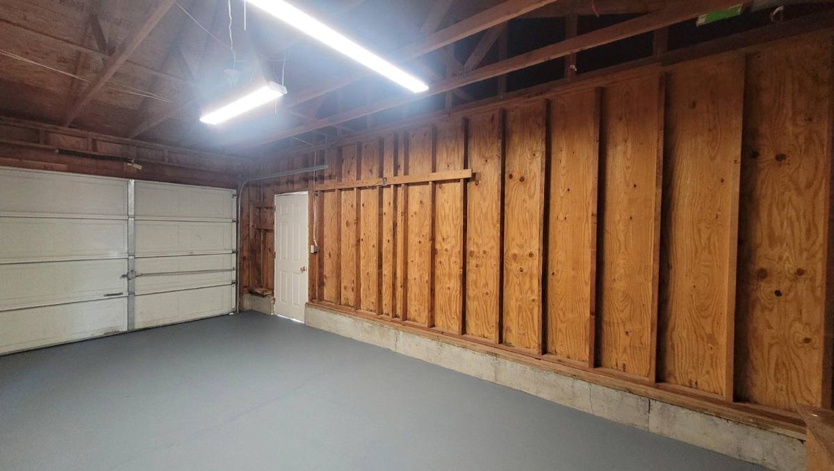 House for rent at 237 Lancaster Ave, Roseburg, OR 97471