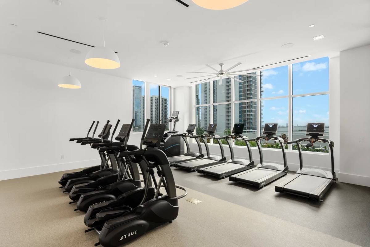Apartment for rent at 251 NE 20th St, Miami, FL 33137