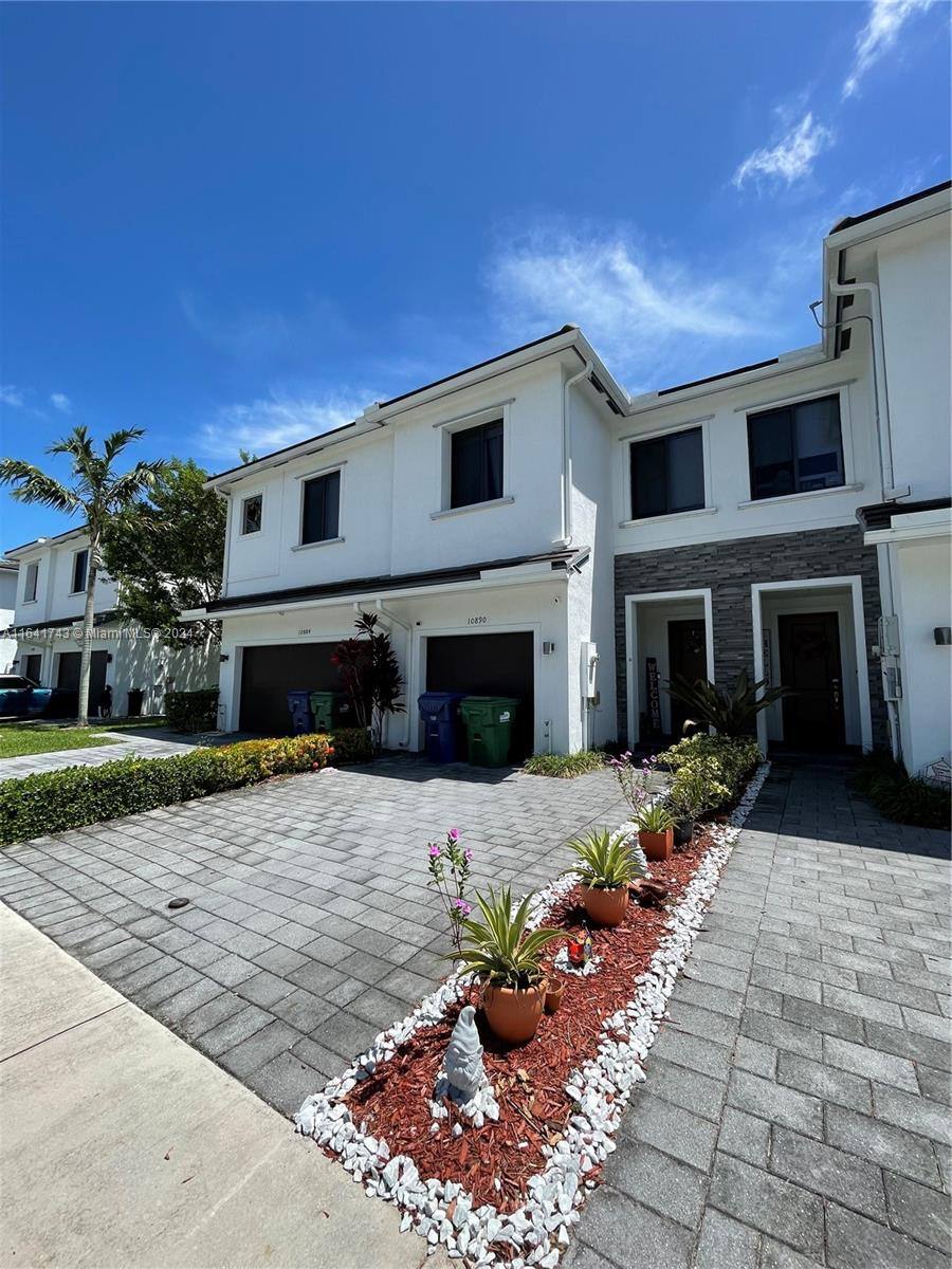 Townhouse for rent at 10890 SW 235th St, Homestead, FL 33032