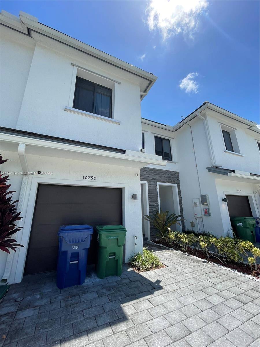 Townhouse for rent at 10890 SW 235th St, Homestead, FL 33032