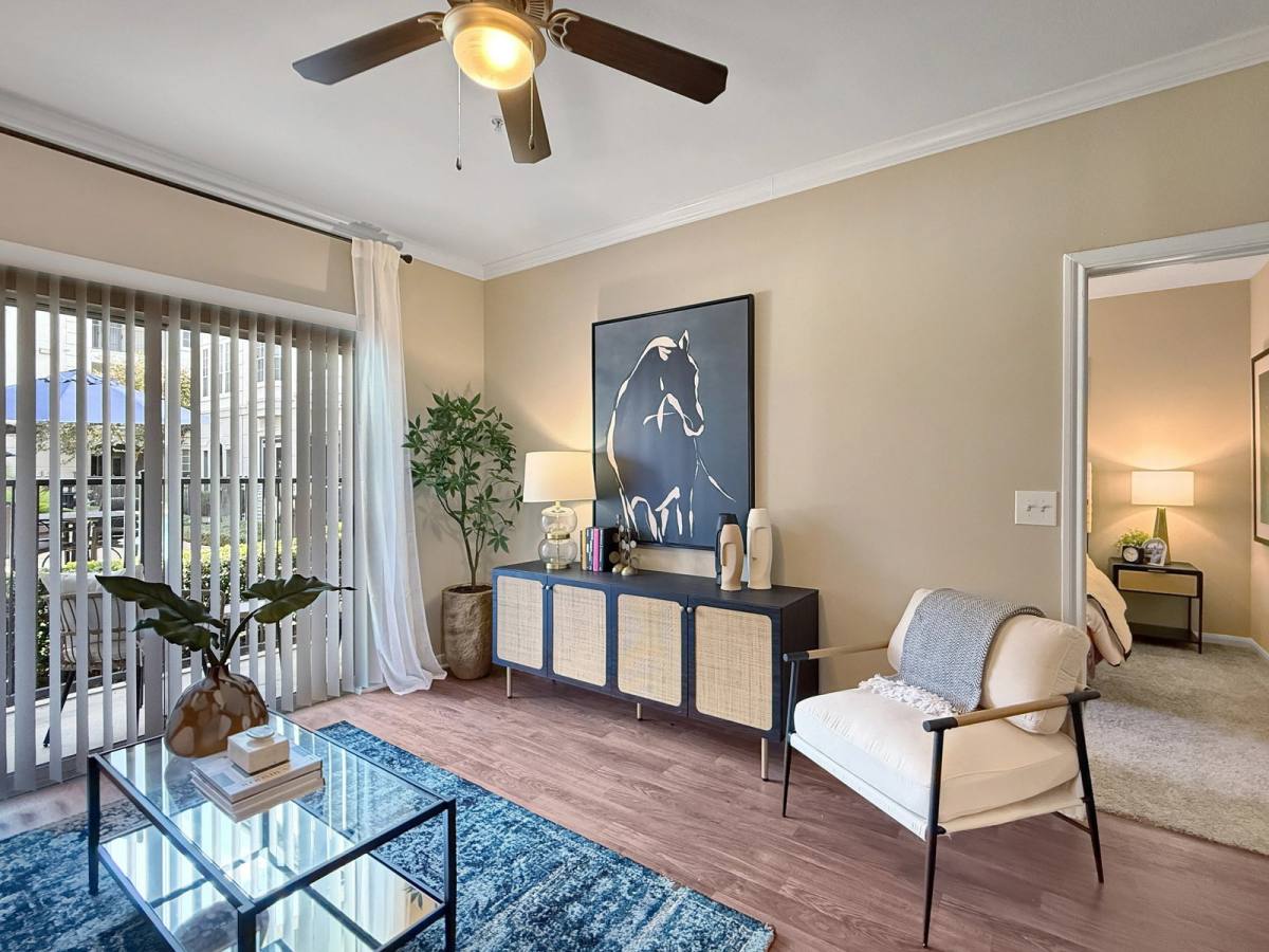 Apartment for rent at 2303 Louisiana St, Houston, TX 77006